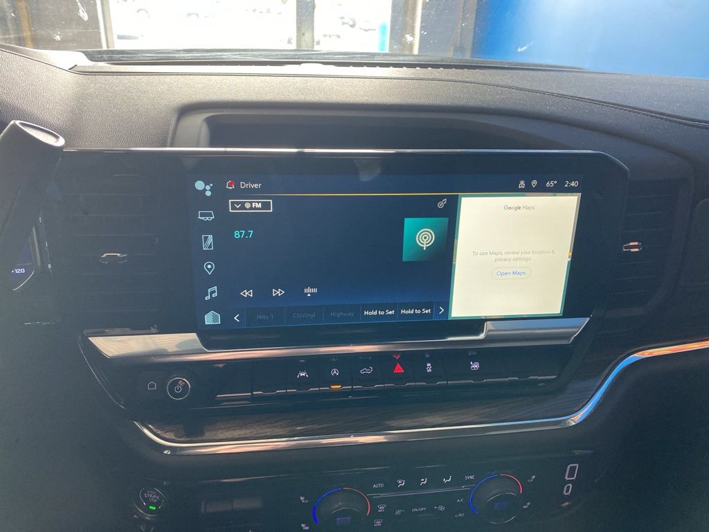 2025 Chevrolet Silverado 1500 LT photo 2