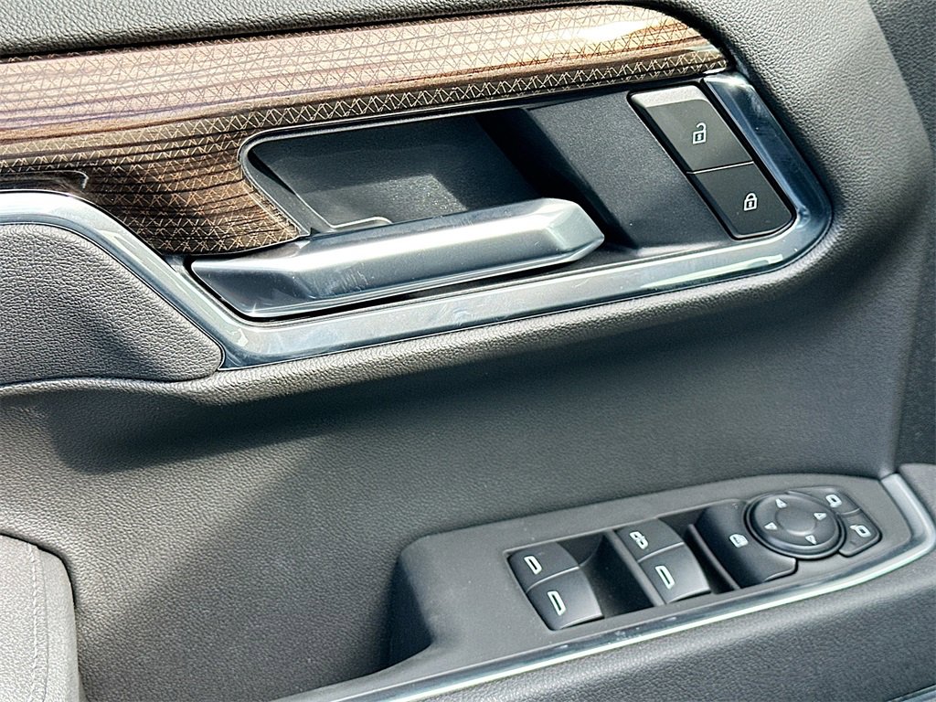 2025 Chevrolet Silverado 1500 LT photo 11