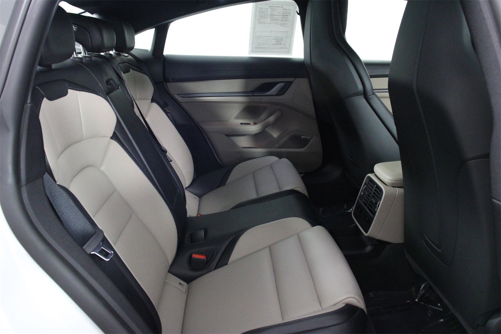 2025 Porsche Taycan photo 25