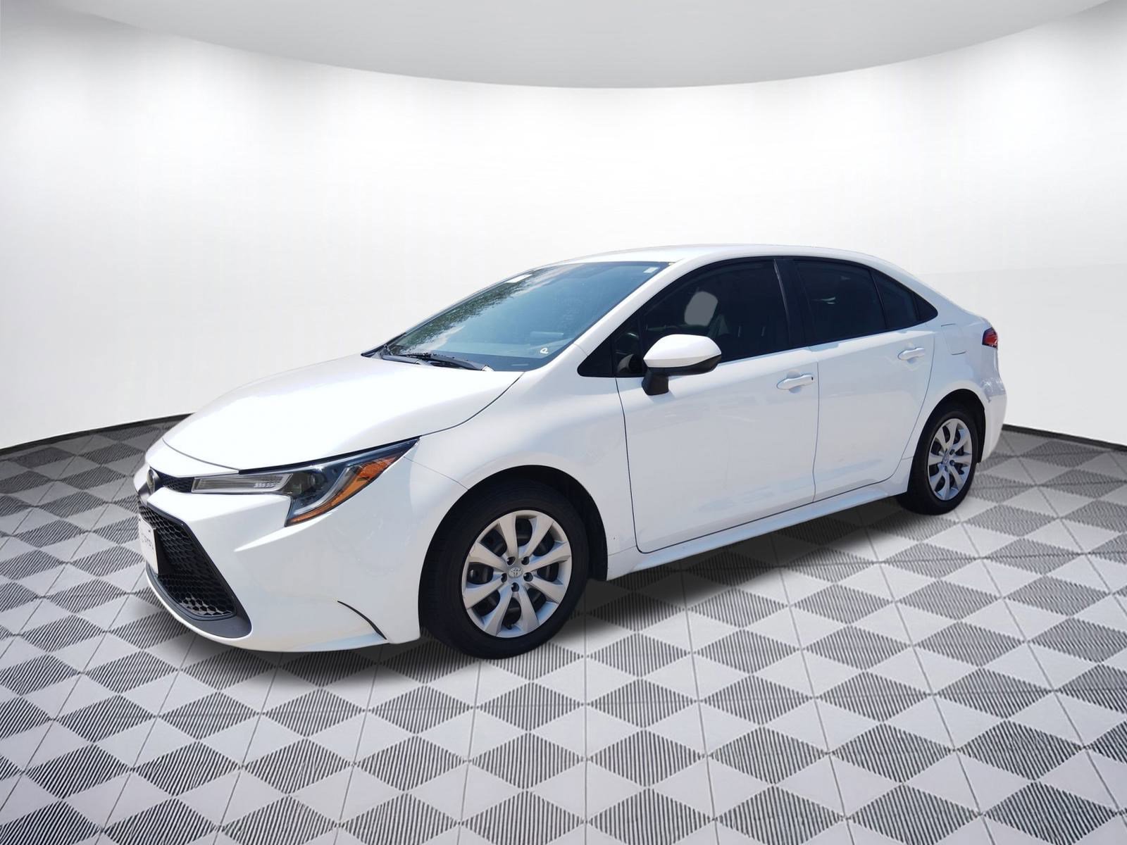 2022 Toyota Corolla LE photo 2