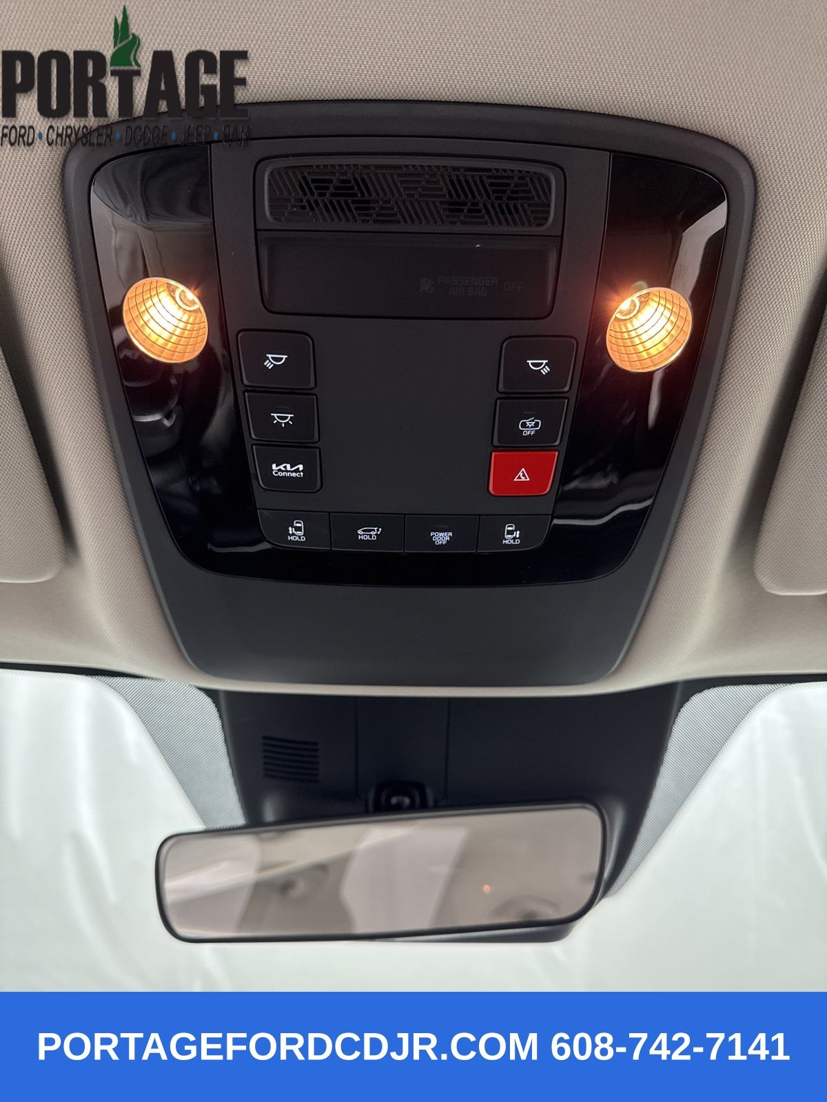 2025 Kia Carnival EX photo 17