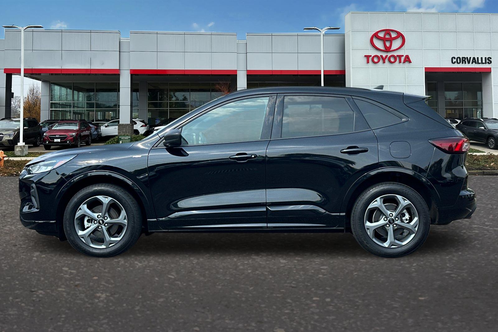 2023 Ford Escape ST-Line photo 6
