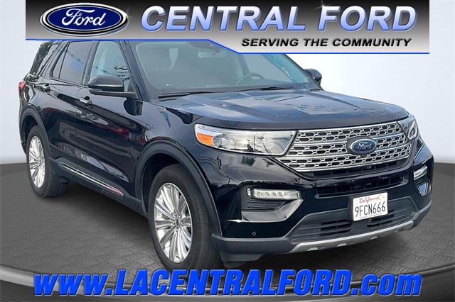 2022 Ford Explorer Limited's photo