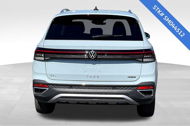 2025 Volkswagen Taos SEL photo 4