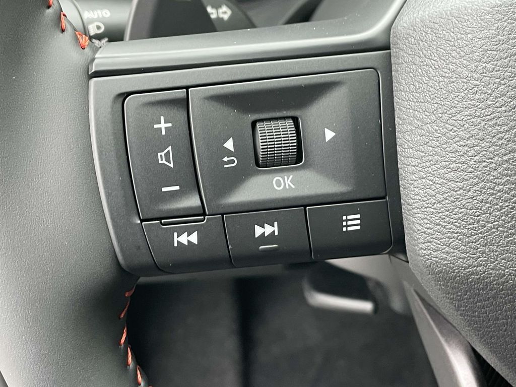 2026 Nissan Rogue SV photo 15