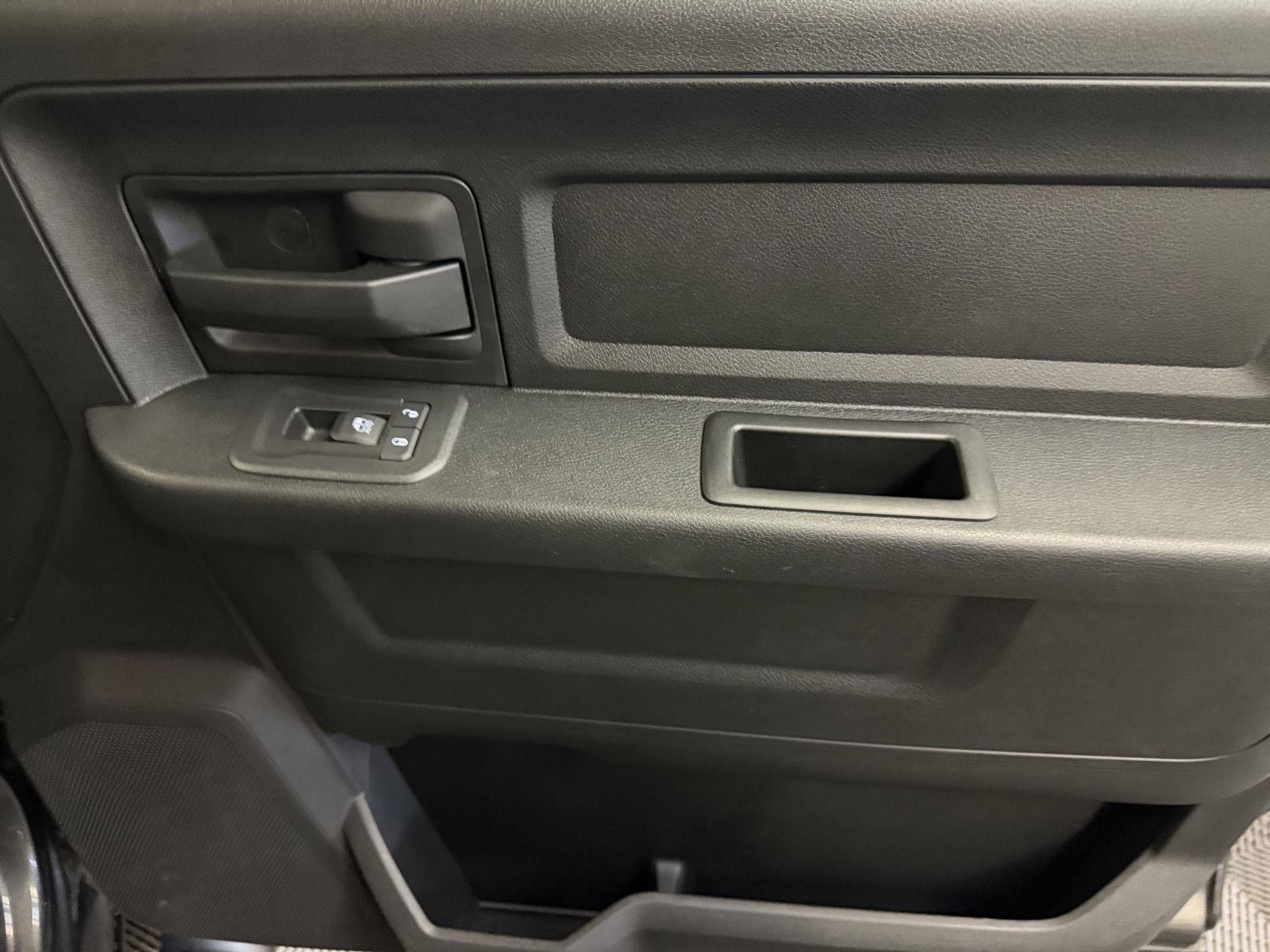 2026 Ram 2500 Tradesman photo 9