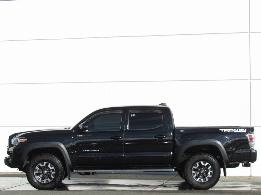 2023 Toyota Tacoma TRD photo 4