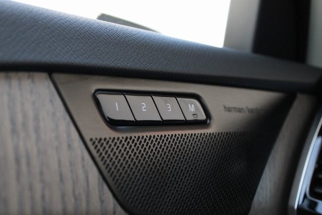 2024 Volvo XC90 Recharge T8 Plus photo 17