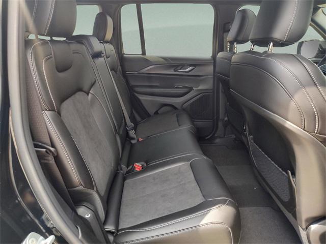 2025 Jeep Grand Cherokee Laredo Altitude photo 27