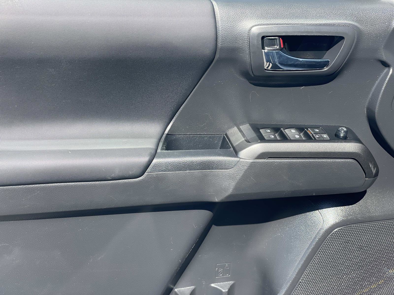2023 Toyota Tacoma TRD photo 16