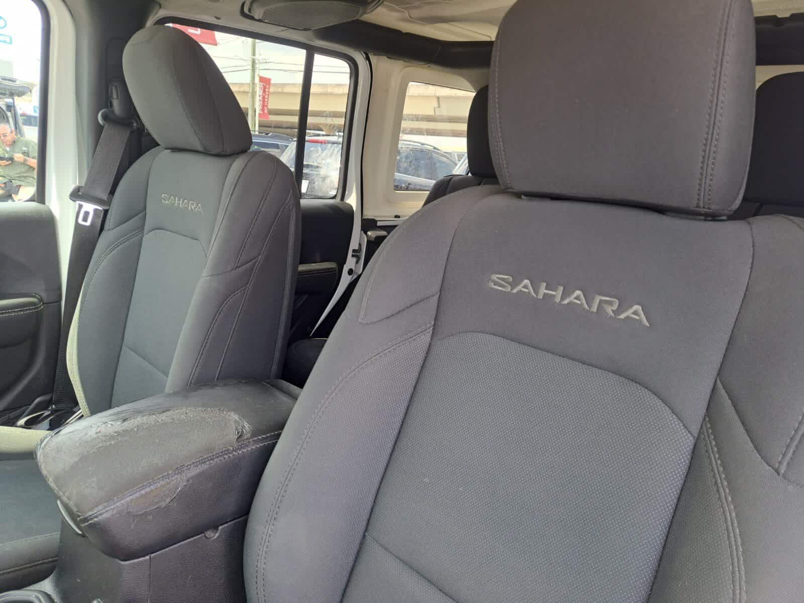 2019 Jeep Wrangler Unlimited Sahara photo 18