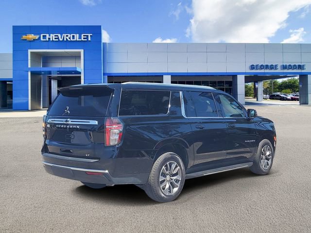2024 Chevrolet Suburban LT photo 3