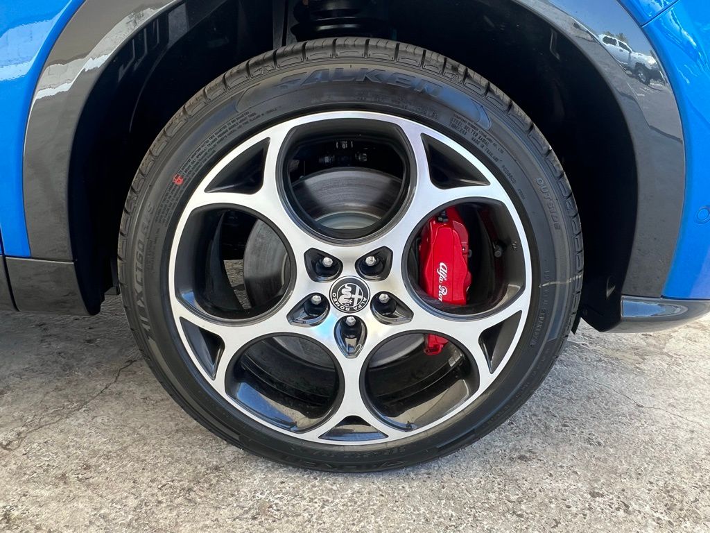 2024 Alfa Romeo Tonale Veloce photo 2