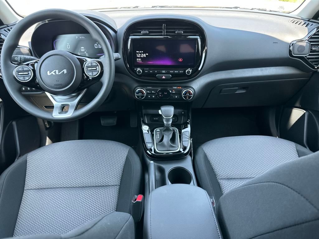 2025 Kia Soul S photo 12
