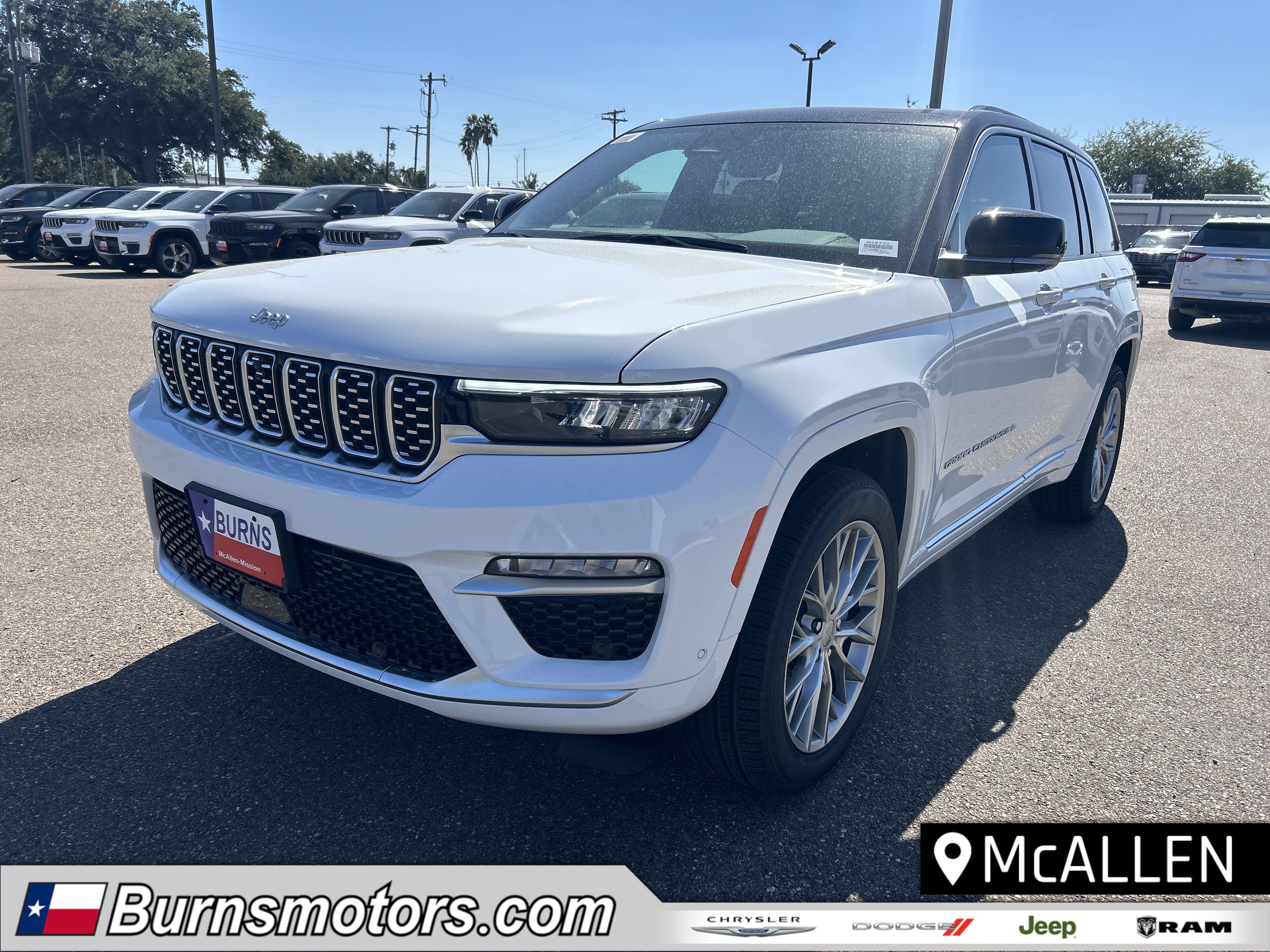 2025 Jeep Grand Cherokee Summit's photo
