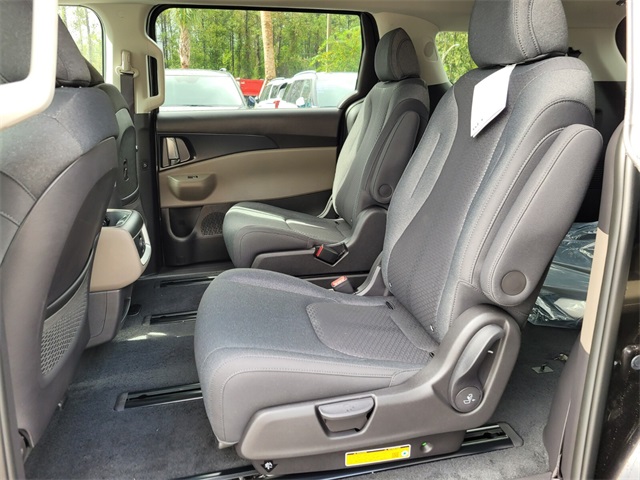2026 Kia Carnival LX photo 3