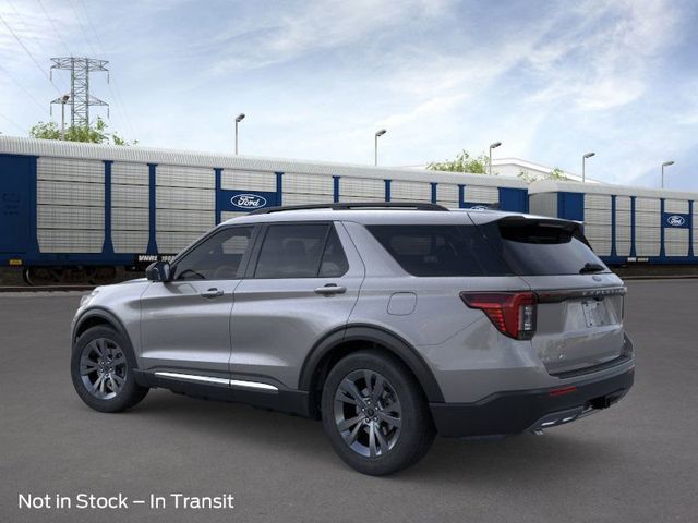 2025 Ford Explorer photo 2