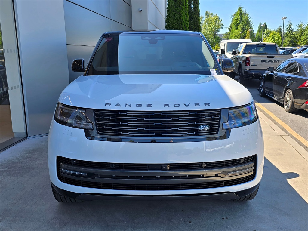2025 Land Rover Range Rover SE photo 2