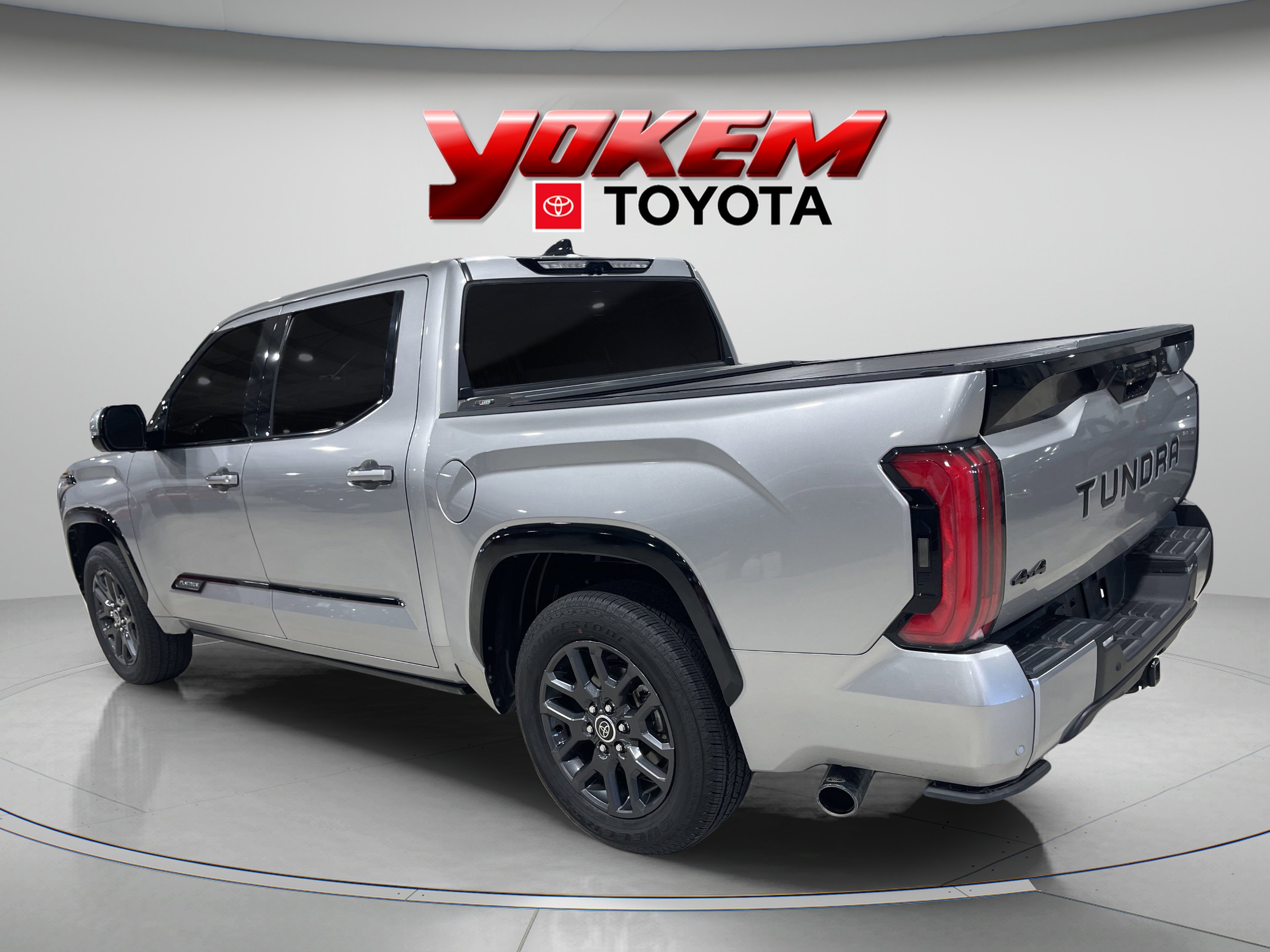 2023 Toyota Tundra Platinum photo 3