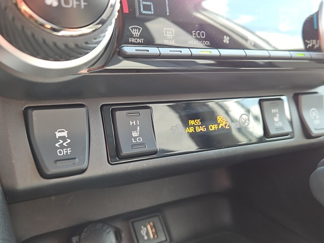 2024 Toyota RAV4 XLE Premium photo 39