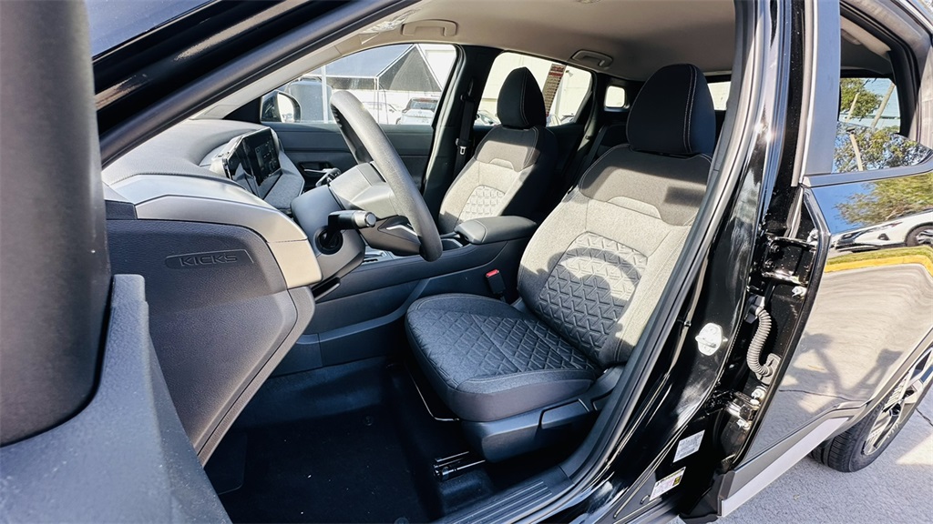 2026 Nissan Kicks SV photo 22