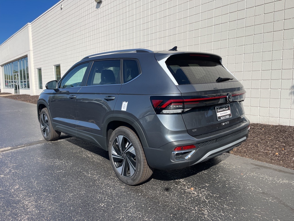 2025 Volkswagen Taos SE photo 2