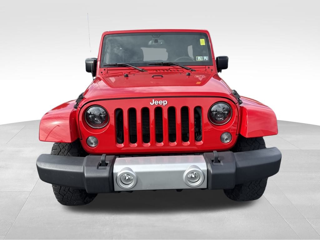 2015 Jeep Wrangler Unlimited Sahara photo 2