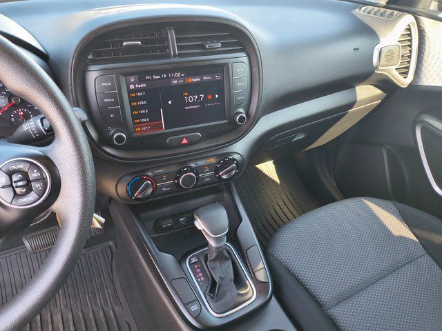 2022 Kia Soul LX photo 10
