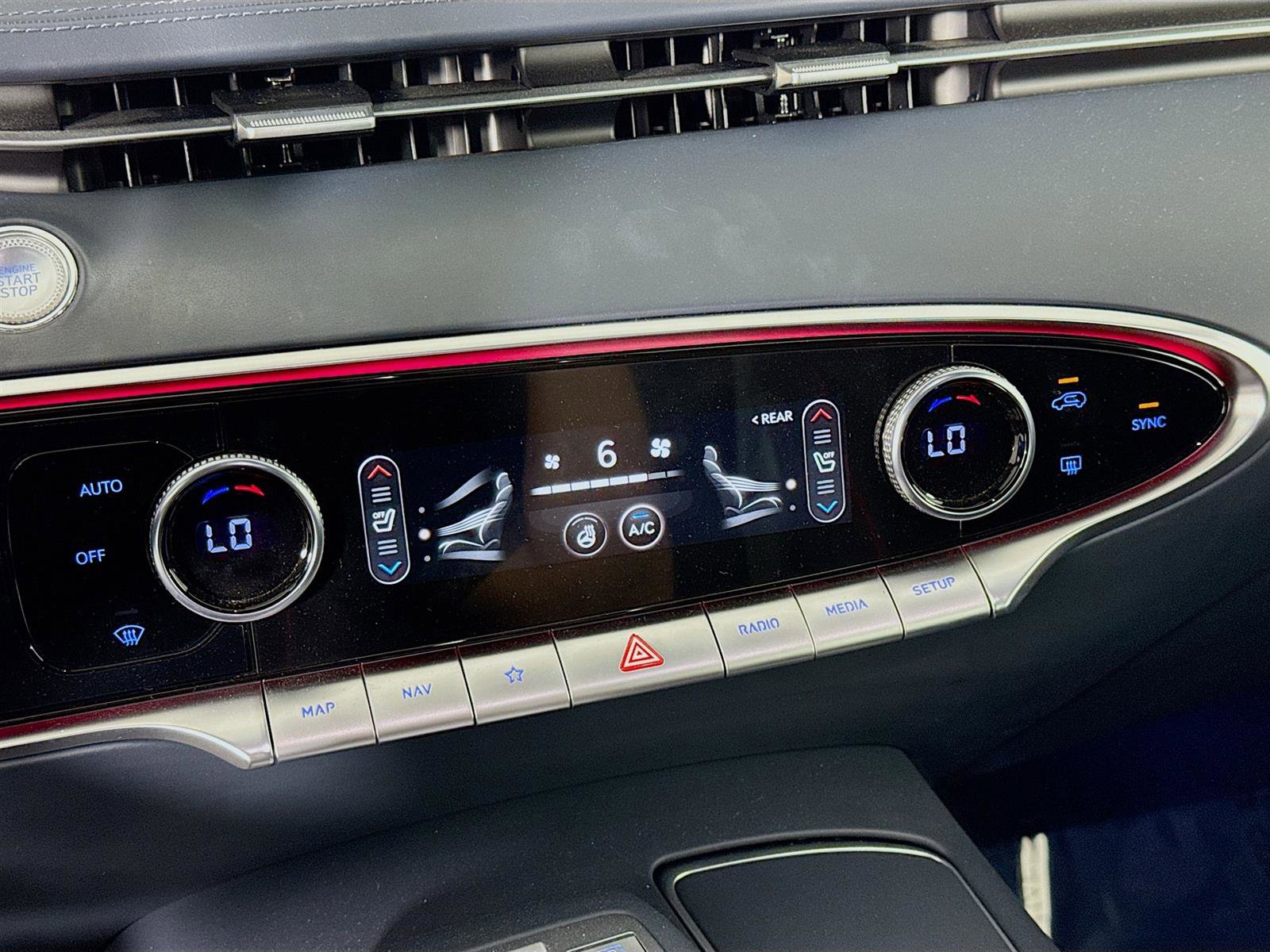 2022 Genesis GV70 3.5T Sport Prestige photo 17