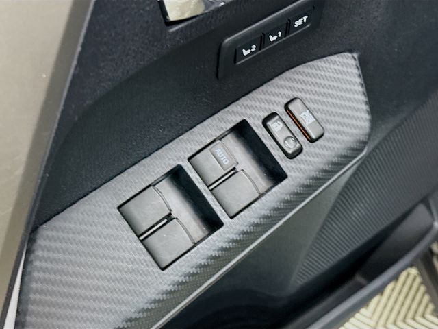 2013 Toyota RAV4 Limited photo 17