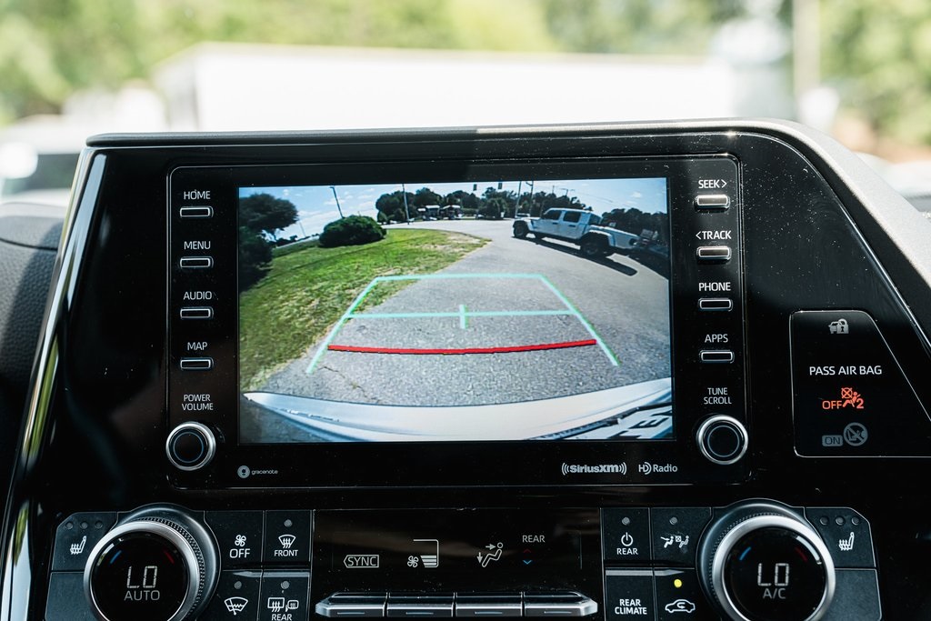 2021 Toyota Highlander XLE photo 21