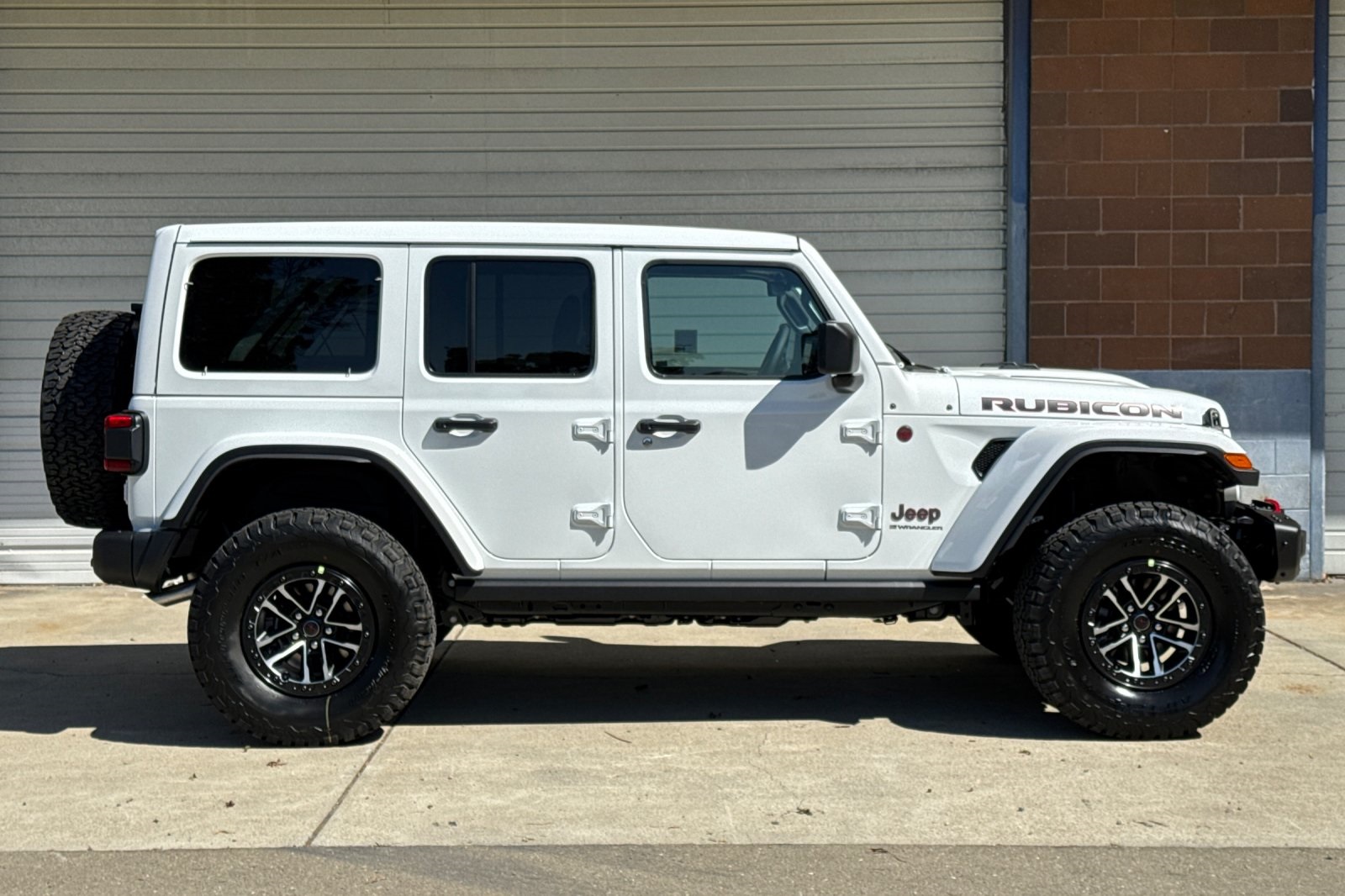 2025 Jeep Wrangler Rubicon X photo 2