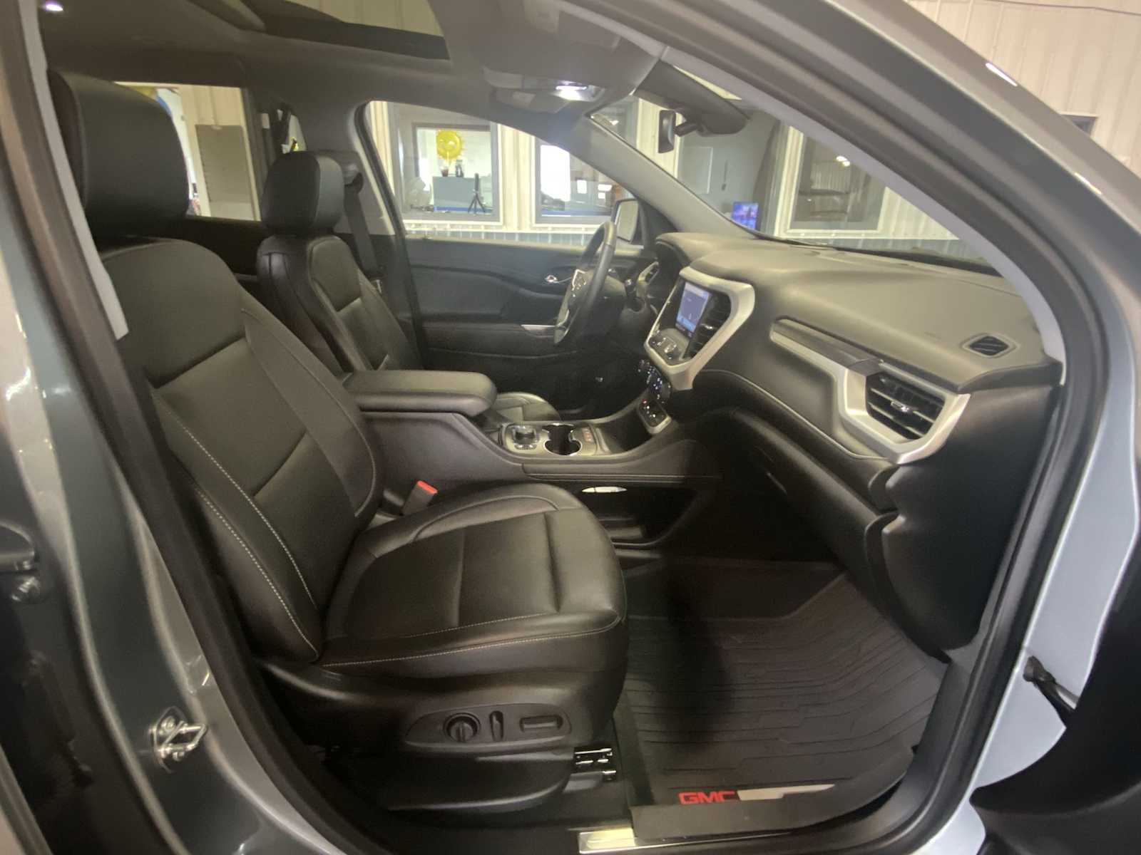 2023 Gmc Acadia SLT photo 28