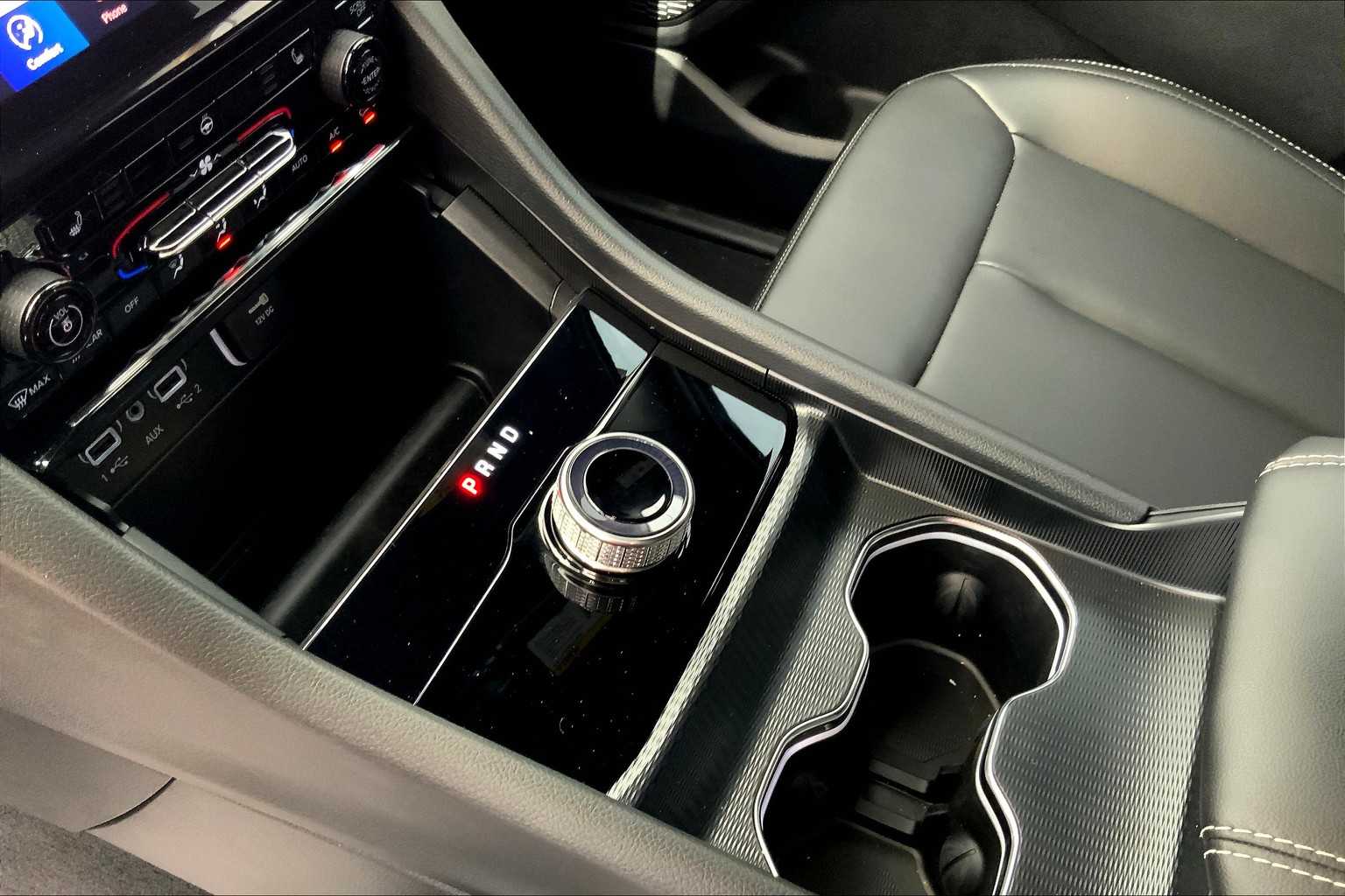 2025 Jeep Grand Cherokee Limited photo 7
