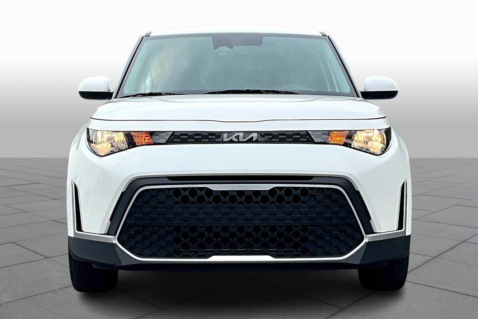 2023 Kia Soul S photo 3