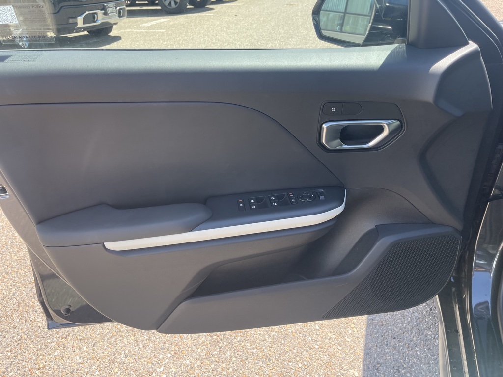 2025 Kia K4 GT-Line photo 9