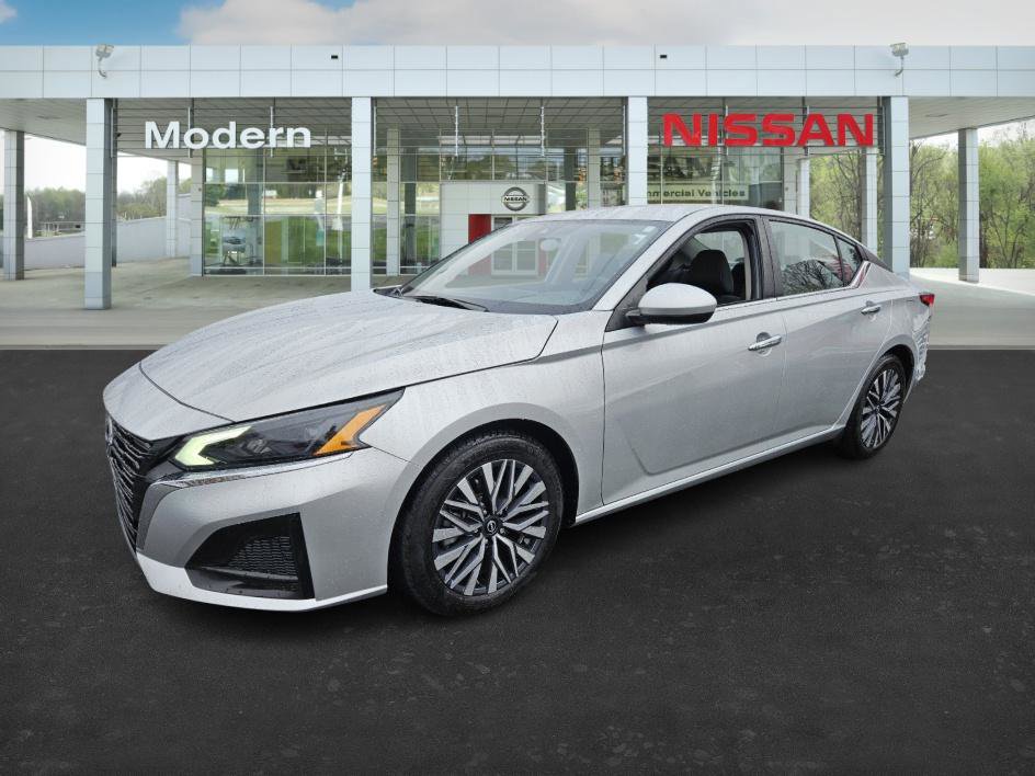 2023 Nissan Altima SV's photo