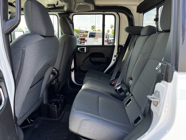 2025 Jeep Gladiator Willys photo 17