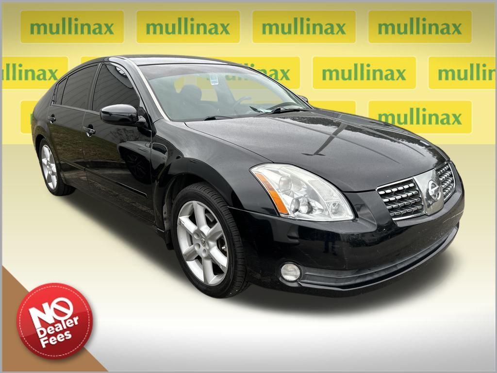 2005 Nissan Maxima SE's photo