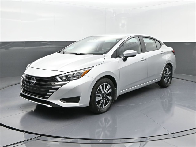 2025 Nissan Versa 1.6 SV photo 3