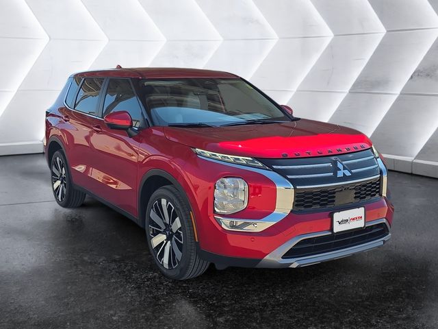 2025 Mitsubishi Outlander SE's photo