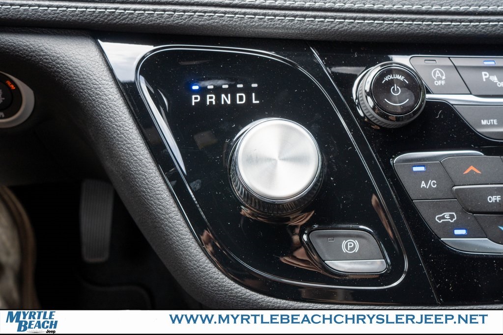 2026 Chrysler Pacifica photo 23