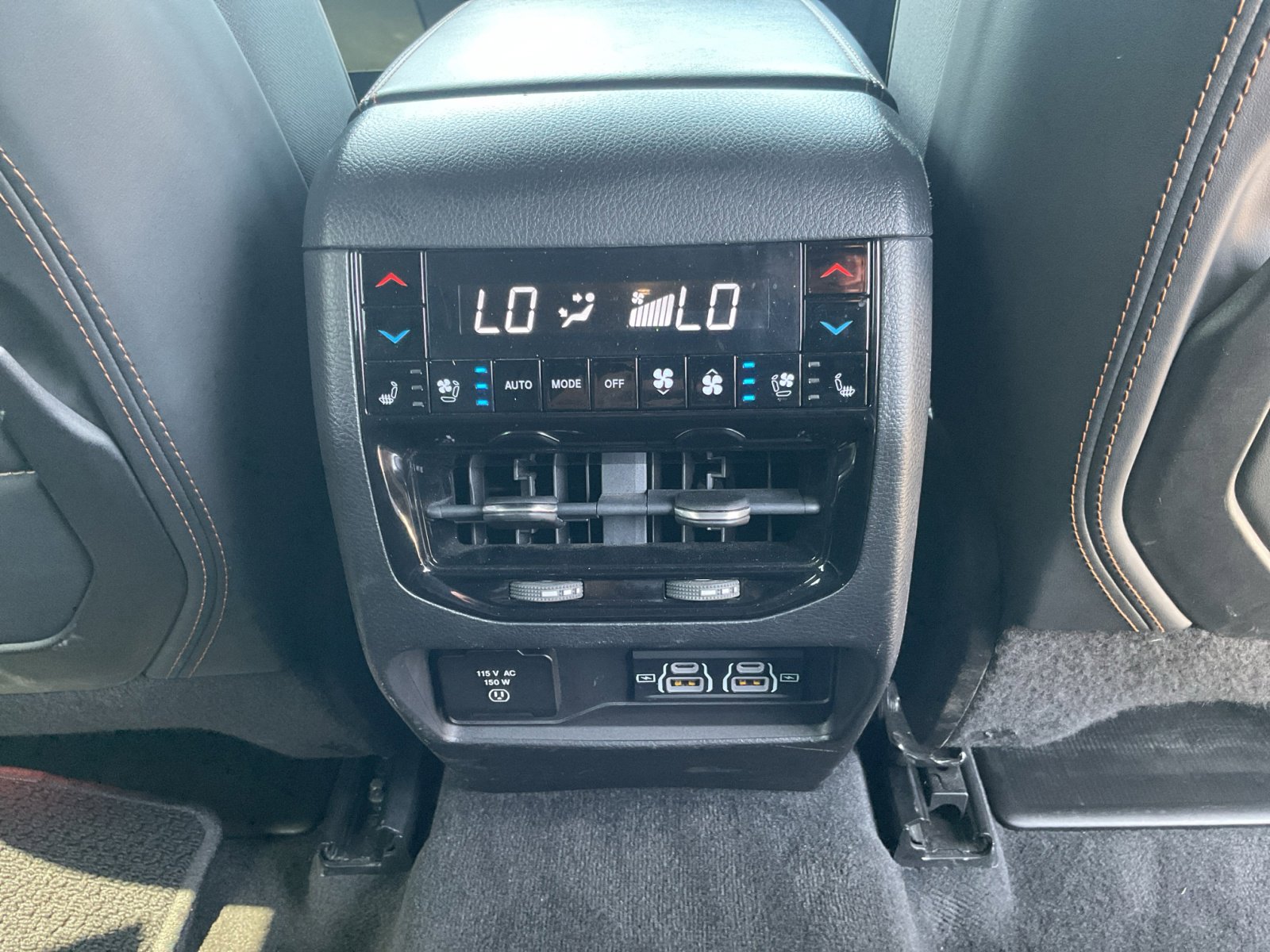 2022 Jeep Grand Cherokee Summit photo 9