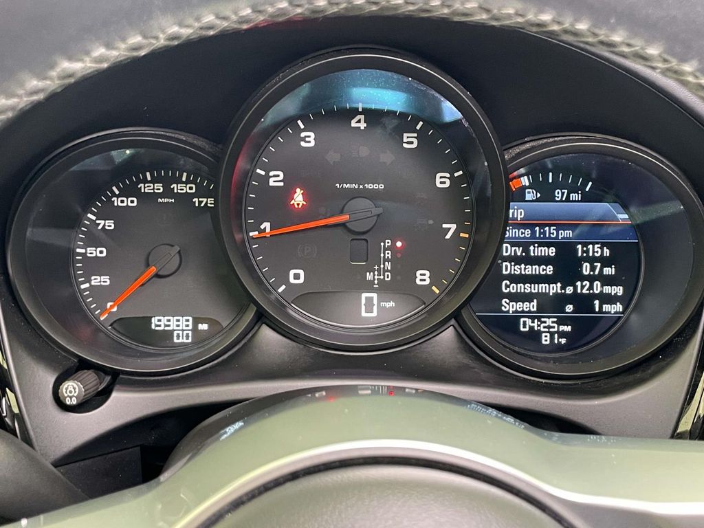 2020 Porsche Macan Base photo 40