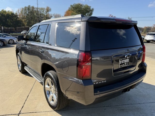 2017 Chevrolet Tahoe LT photo 2