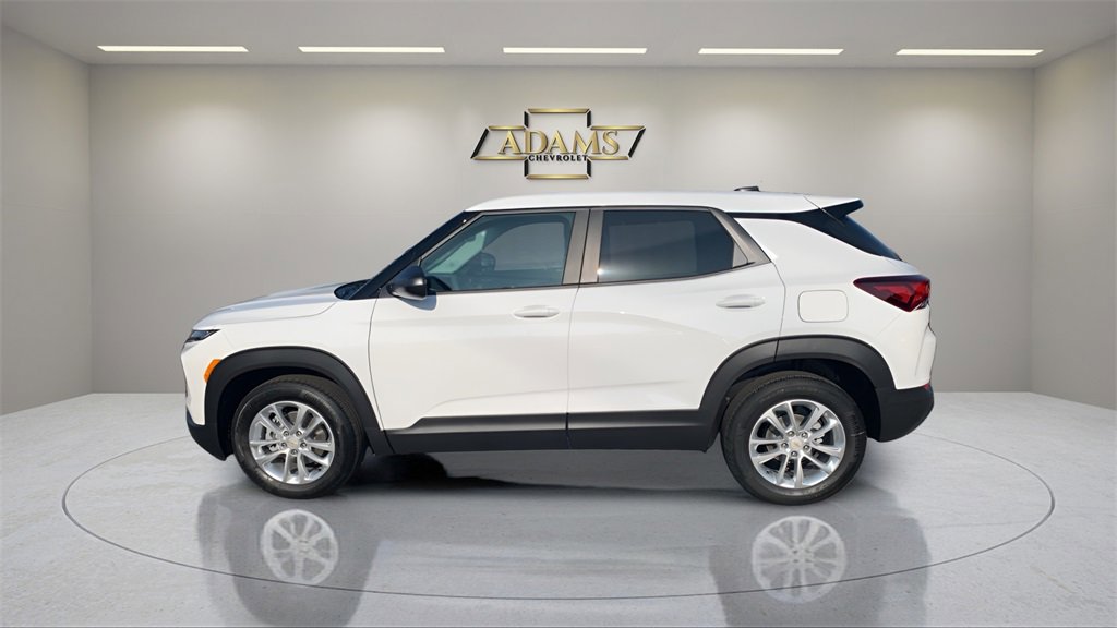2026 Chevrolet Trailblazer LS photo 2