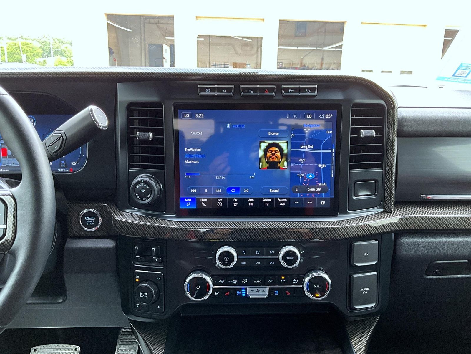 2024 Ford F-250 photo 13