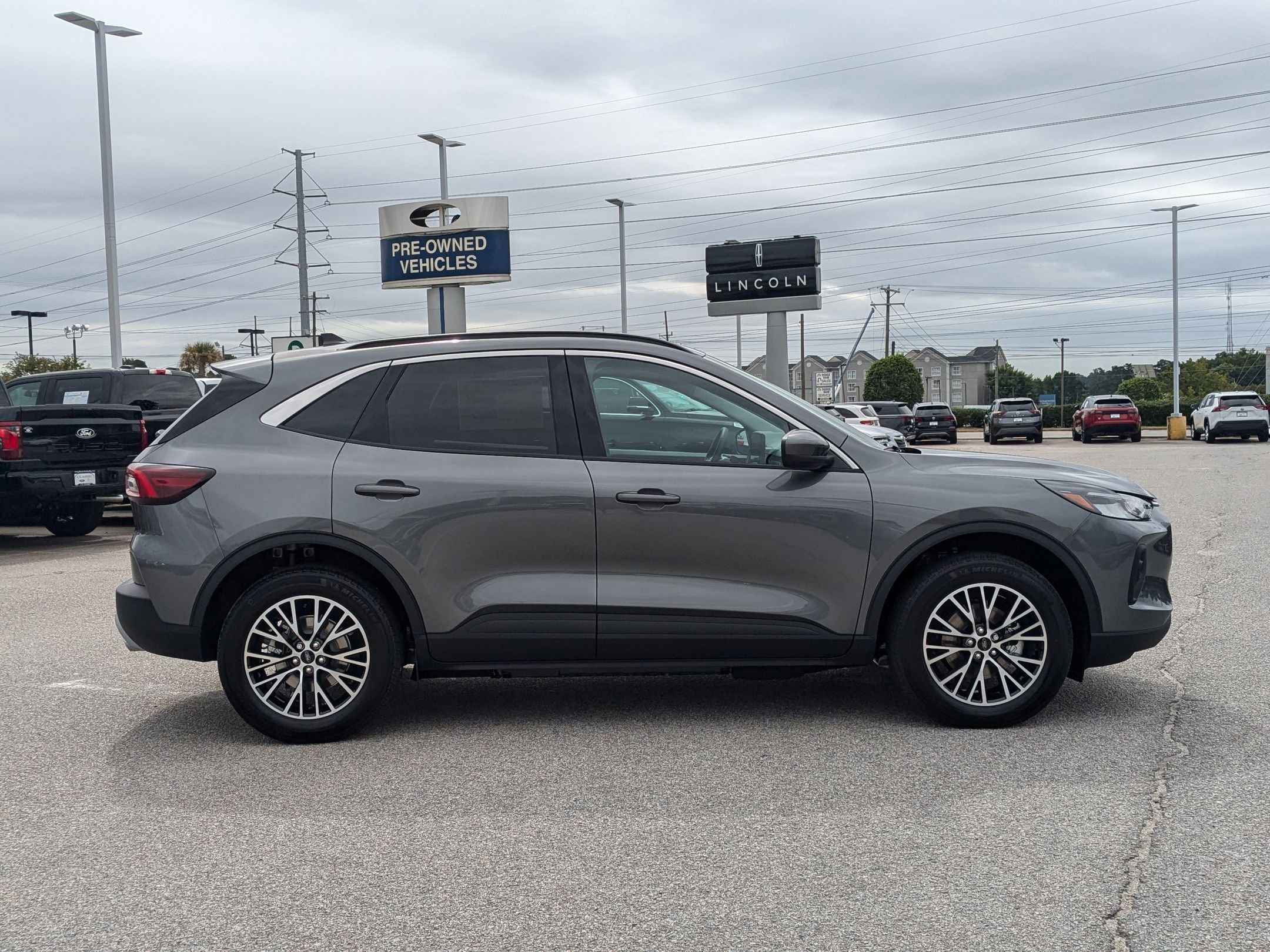 2024 Ford Escape Plug-In Hybrid photo 4