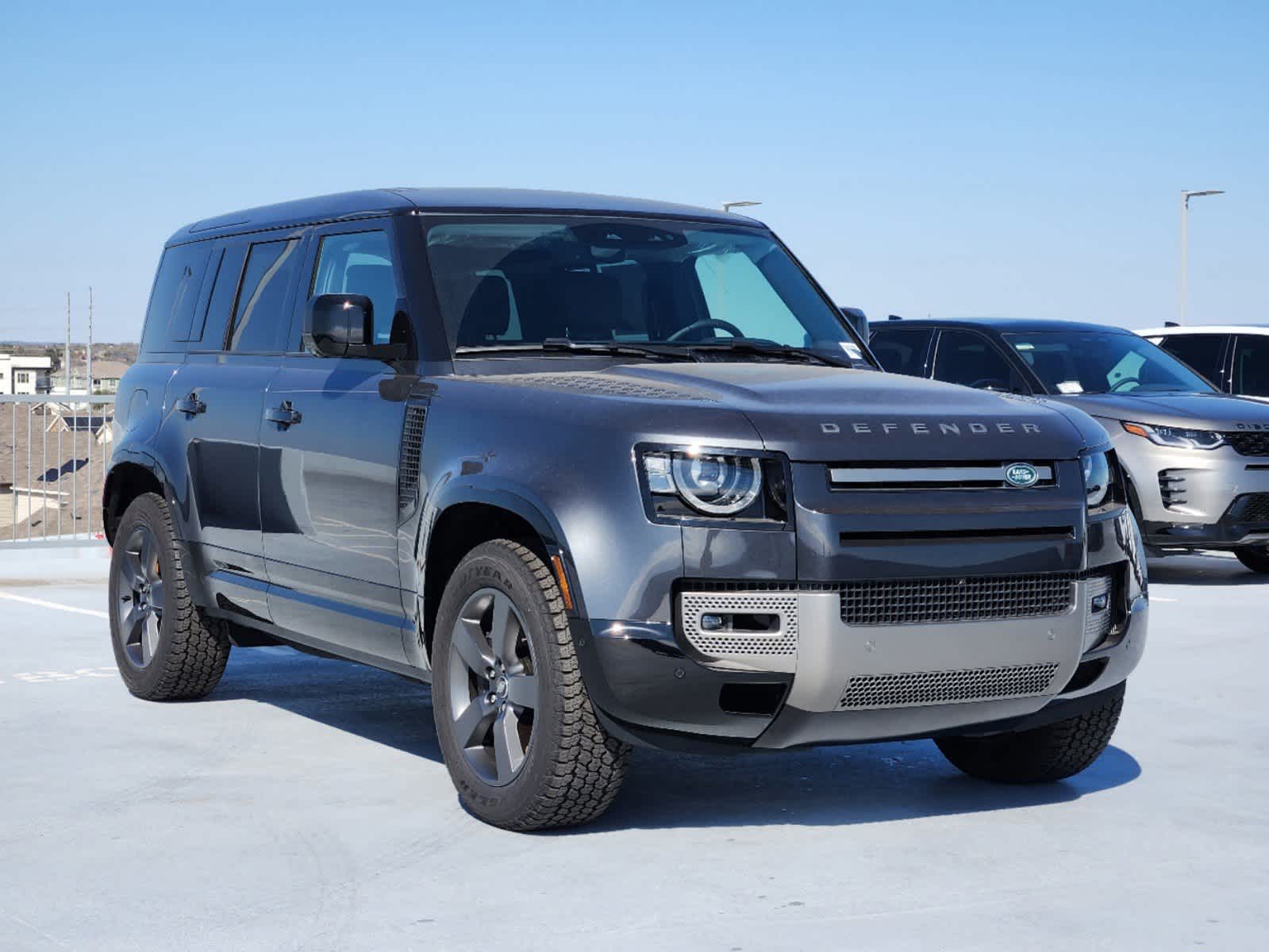 2025 Land Rover Defender 110 X-Dynamic SE photo 3