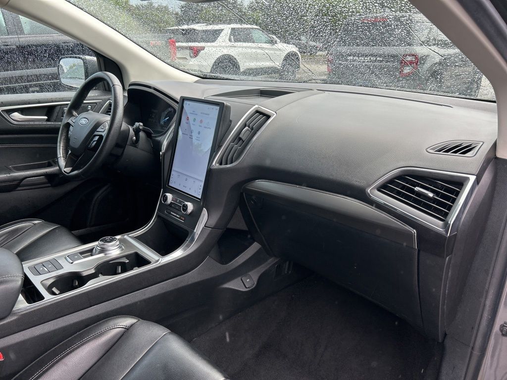 2022 Ford Edge Titanium photo 35